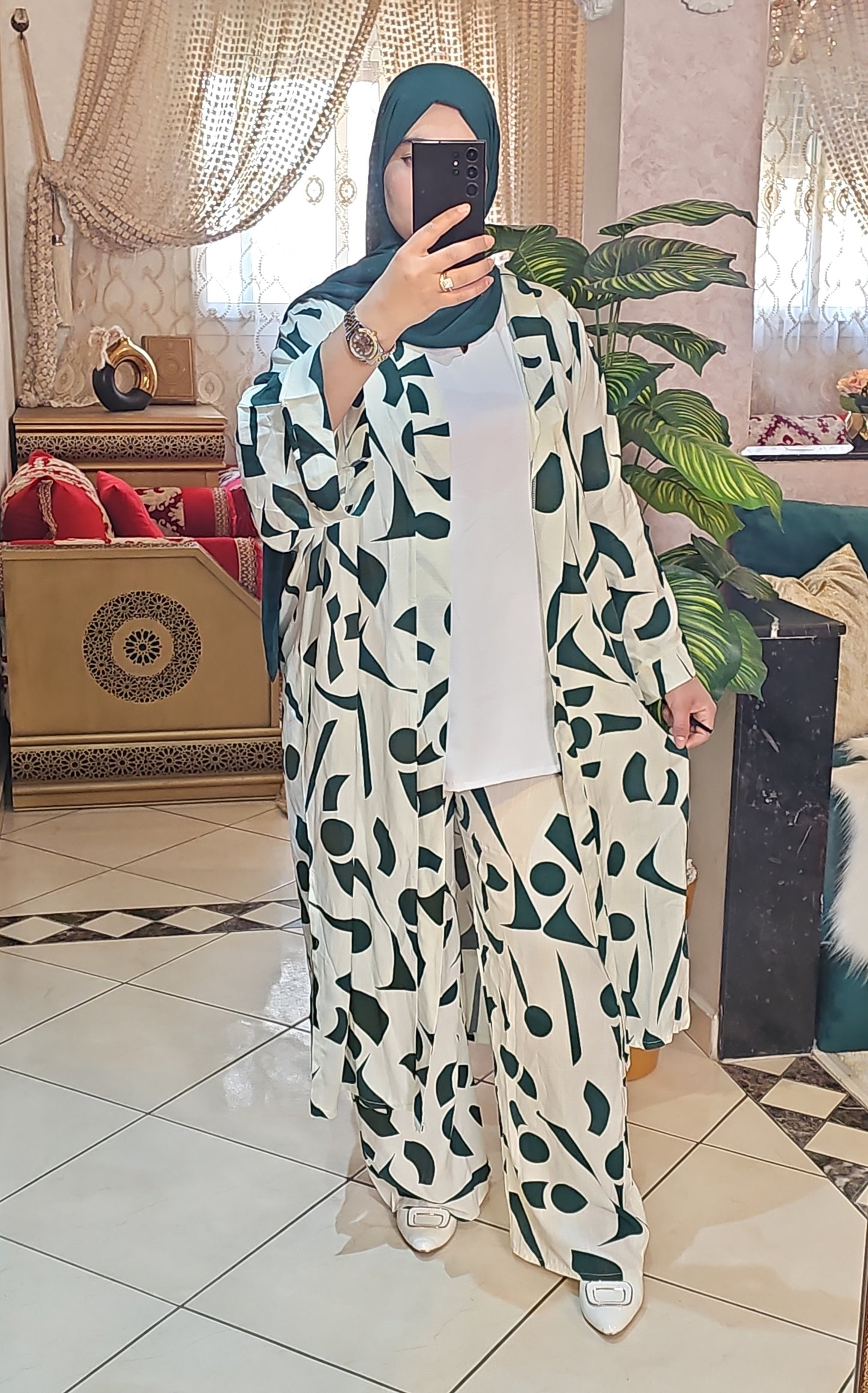 إطلالة صيفية أنيقة للمحجبة