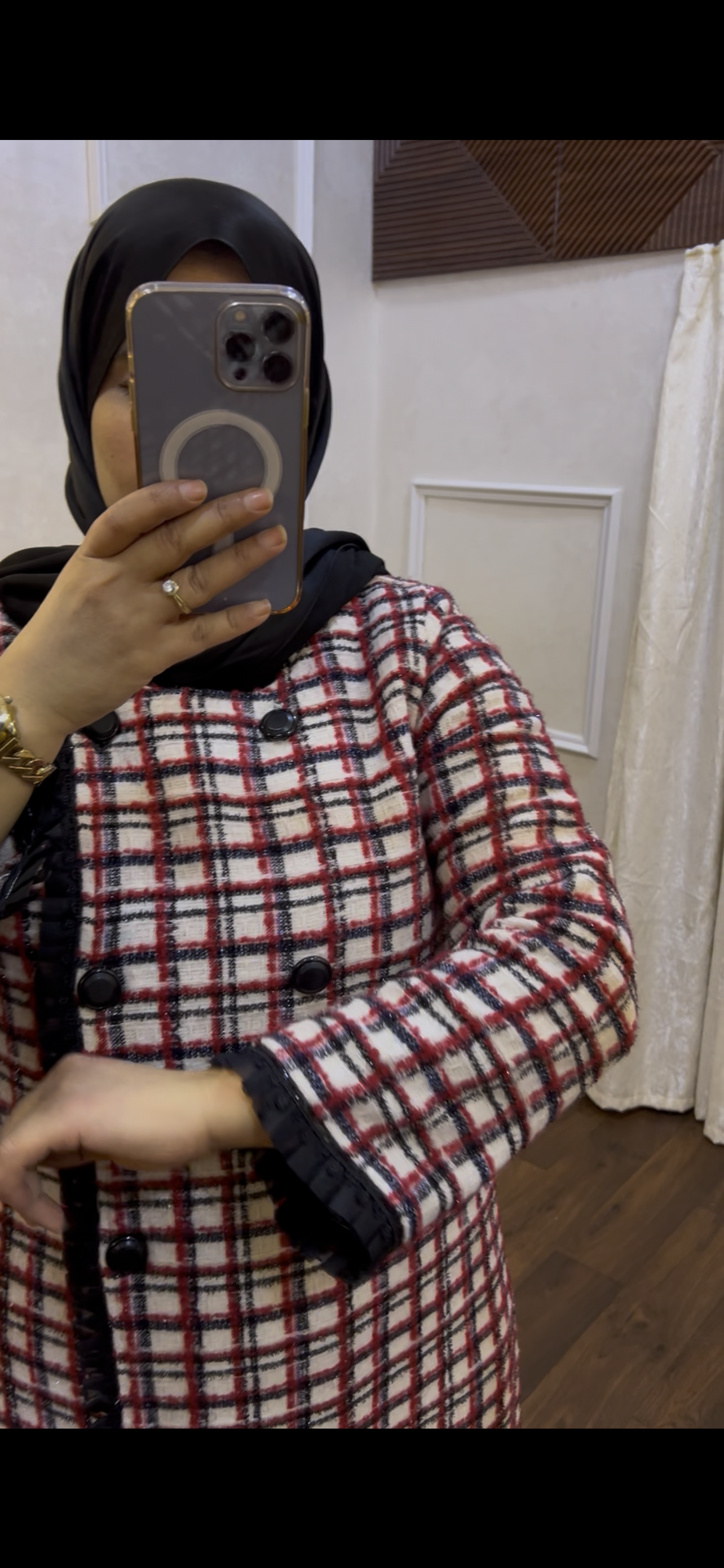 مونطو بثوب شانيل