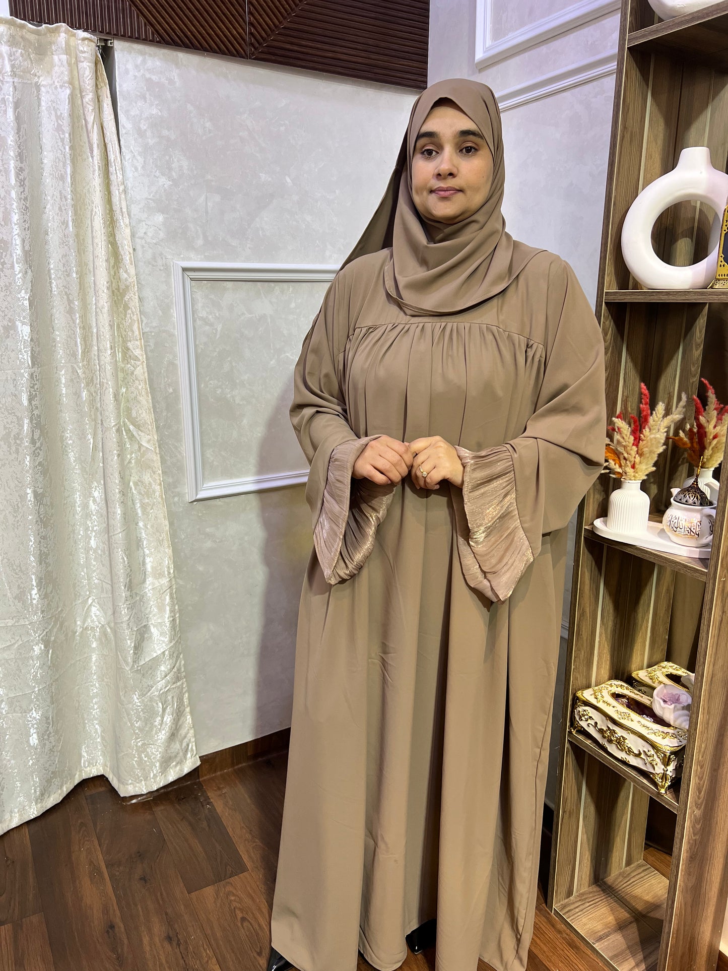 عباية فخمة واسعة بلمسة راقية