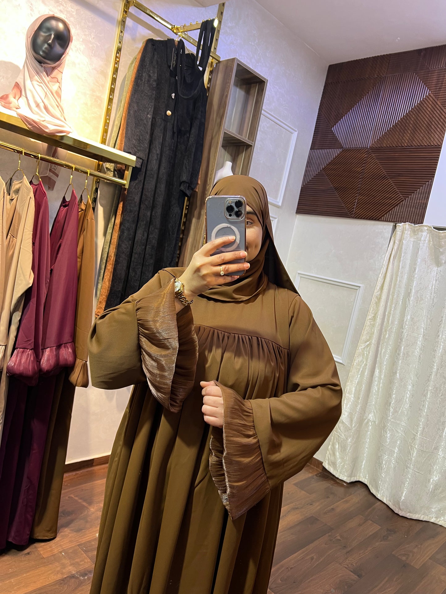 عباية فخمة واسعة بلمسة راقية