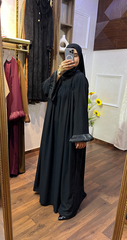 عباية فخمة واسعة بلمسة راقية