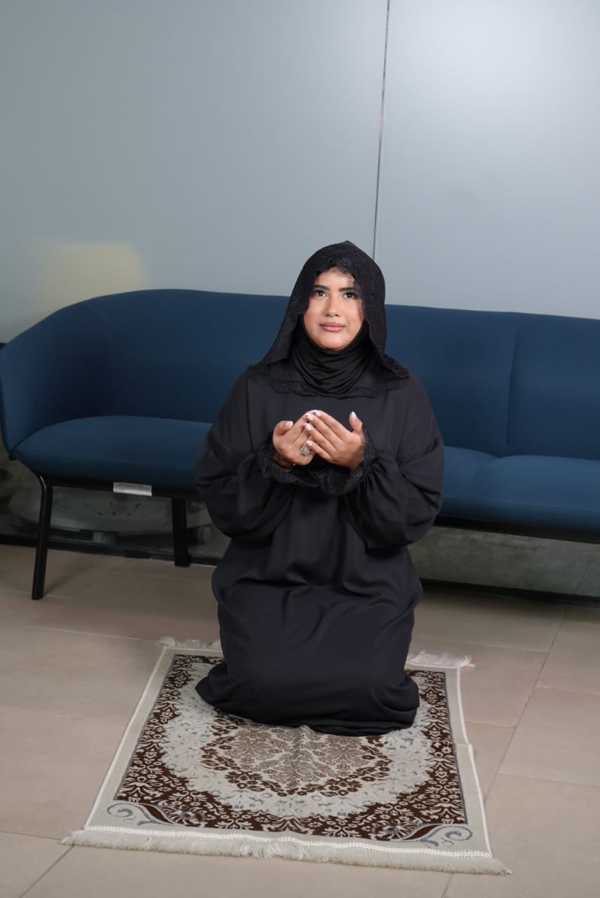 عباءة صلاة سوداء - قياس واسع ومريح