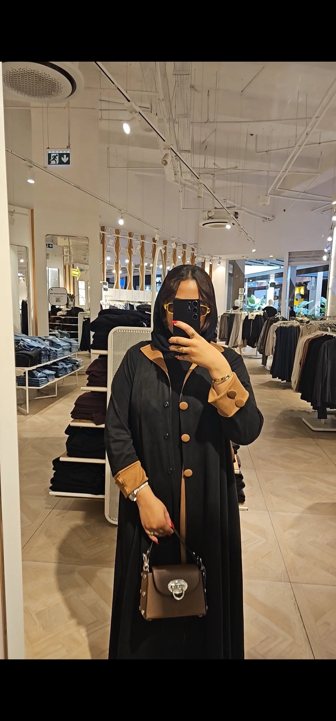 عباية فخمة بأناقة خليجية